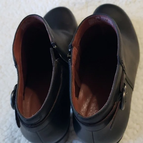 Dansko Women's Perry Waterproof Burnished Booties, Color Black, Size 40 - Picture 15 of 16